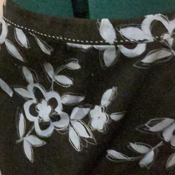 Ann Taylor Skirt 8  100% cotton Blue Floral Print - Picture 3 of 7